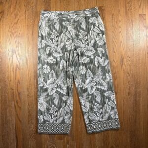 D & CO. BEACH Pants Womens 1X Green Tropical Floral Capri Lightweight Lounge